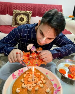 Minakshi Jaiswal Instagram - Happy Birthday Kanha jee and My bro 🎂😊💚❤️