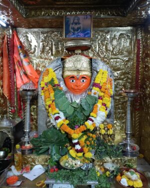 Minakshi Jaiswal Instagram - Sab sukh lahe Tumhare sarna Tum Rakshak kahu ko darna jai shree Ram 🙏 Happy Hanuman Jayanti 🙏