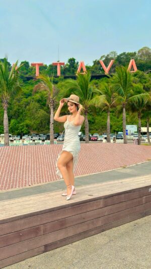 Minakshi Jaiswal Instagram - Pataaya dairies Bts My upcoming Telugu Movie My amazing Team 🤗💖 #bts #telgumovie🎬 #shootdaires #feelingblessed #thailand #actress #Minakshijaiswal #Mumbai