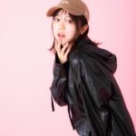 Minami Minegishi Instagram - 本日発売のThe NEW ERA® BOOK / Spring & Summer 2024に掲載していただいています📚 普段から帽子大好き！！去年の冬は特にNEW ERAさんのもこもこキャップを愛用していたので今回呼んでもらえて嬉しかった！！！！沢山の芸能人の方の素敵な帽子ファッションが見られるのでぜひチェックしてみてね〜🧢💫💫