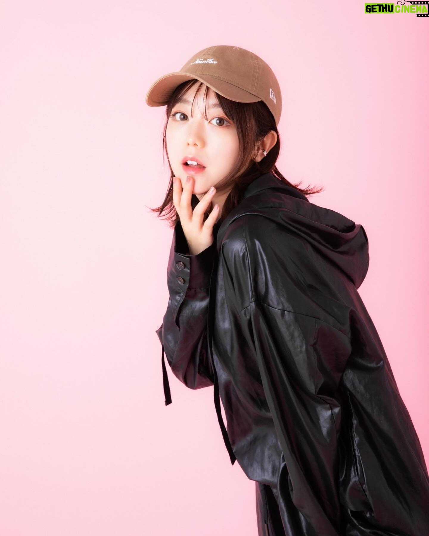 Minami Minegishi Instagram - 本日発売のThe NEW ERA® BOOK / Spring & Summer 2024に掲載していただいています📚 普段から帽子大好き!!去年の冬は特にNEW ERAさんのもこもこキャップを愛用していたので今回呼んでもらえて嬉しかった!!!!沢山の芸能人の方の素敵な帽子ファッションが見られるのでぜひチェックしてみてね〜🧢💫💫