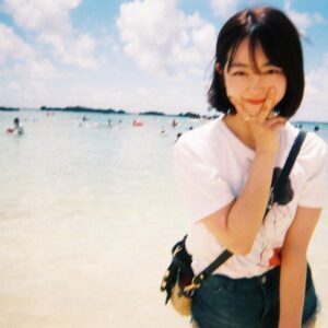 Minami Minegishi Instagram - 人生で一番、8月を楽しんだ年でした。いっぱいありがとう。これからどっと疲れがくる時期でもあると思うので皆さん身体に気をつけていきましょう！

宮古島旅行のお洋服や水着についての動画撮ったので、アップされたらぜひ観てください♡♡