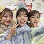 Minami Minegishi Instagram - ゆきりん卒業コンサート思い出...🌸 約3年前（もうそんなに経った...？）私がAKB48を卒業するときには1番そばで支えてくれたゆきりん。今回、その時と同じ会場で一緒にステージに立たせてもらうことができて嬉しかったです。同期や近い期のメンバーがいない中で寂しさや心細さを感じる時もあったと思うけどここまでAKB48を引っ張ってくれたこと、本当に尊敬しています。私自身、歳を重ねて後輩が増えるとだんだんと照れが出てアイドルを全うすることを難しいと感じることがあったのですが、ゆきりんはこの17年間ずーーーーっと最強のアイドルでした！最後の劇場公演まで、そしてその後もきっとアイドルなんだろうなぁ。。またいつか2人で乾杯しようね！🤫🍻