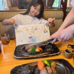 Minami Minegishi Instagram - 今週は「オールナイトフジコ」がお休みの為、土曜日の朝からガンガン動けるじゃんー！ということで、河口湖に行ってきました🗻 お部屋から富士山が綺麗に見える素敵なお宿、美味しいごはん。カヌー体験で自然のパワーもチャージして最高に癒されました♨️お天気にも恵まれてラッキーでした☺︎ 今年も残すところ約半分。 頑張っていこうと気が引き締まりましたとさ。