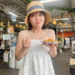 Minami Minegishi Instagram - . ①日没の時間までぜんざいでチル ②宮古島まもるくんのてつやくん ③島の駅のマンゴー美味しすぎ ④マンゴー ⑤イカスミが飛んでセクシーボクロに ⑥ゆし豆腐そばわーい ⑦ゆし豆腐そば ⑧外ハネじゃないボブはこんな感じ この旅行の為に買った麦わら帽子、正解だった〜👒