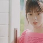 Minami Minegishi Instagram - 7月6日にリリースされるマハラージャンさんのニューアルバム『正気じゃいられない』の中の一曲「君の歯ブラシ」のMVに出演させていただきました🪥✨ 斬新な歌詞に不思議とマッチするイカした音楽。それにぴったりのシュールで可愛い作品の一部になれてとても嬉しく思います。 元カノが部屋に置いていったもの達の意外かつ便利な使い道も学べるよ！笑 ぜひ何度もご覧ください👳‍♀️💗💗💗 マハラージャンさんのファンである父には、父の日のプレゼントとしてアルバムを贈りたいと思います。お父さん、待っててね。