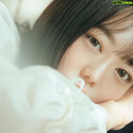 Minami Minegishi Instagram - etomaのオールインワンシートマスク、少しずつではありますが使ってくれた方からの声が届いて嬉しい限りです。 シートマスク界では少しめずらしい美容乳液マスクは保湿力抜群で、お風呂上がりにこれ一枚で寝ることができます。ズボラ過ぎて丁寧なお手入れができない私ですが、これなら続けられるし朝までしっとりモチモチなので最高です。 引き続き、沢山の声をお待ちしております😌🫶感想聞かせてね。