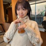 Minami Minegishi Instagram - ゆうちゃん（ @yuu_hotta ）に撮ってもらった写真が好評をいただいてるので自分でも！笑 なんとこれが今年初ポストになってしまいました。2024年もよろしくお願い致します。
