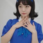 Minami Minegishi Instagram - アースさんの新CMはもう見ていただけましたか？たかみなとのレトロな双子コーデがとても新鮮でした。この衣装に合わせてまつ毛ばっちりのお人形みたいな可愛いメイクをしてくださったのは @osakana_yuki さん💄さすがの仕上がり！ありがとうございました♡ #アース製薬　#ゴキッシュ