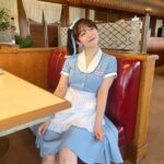 Minami Minegishi Instagram - 好評だったノースリーブスのダイナー風コンセプト🍽️ こう見るとロングも捨てがたい、、皆さんはどっち派ですか？