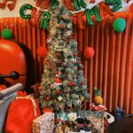 Minami Minegishi Instagram - あと5分でクリスマスが終わっちゃう...大人数でわいわいパーティーできて楽しかったな〜🎄 プレゼント交換ではセクシー大根抱き枕があたったよ🤍🤍？ イベントごとは本気出せば出すほど楽しいね🔥