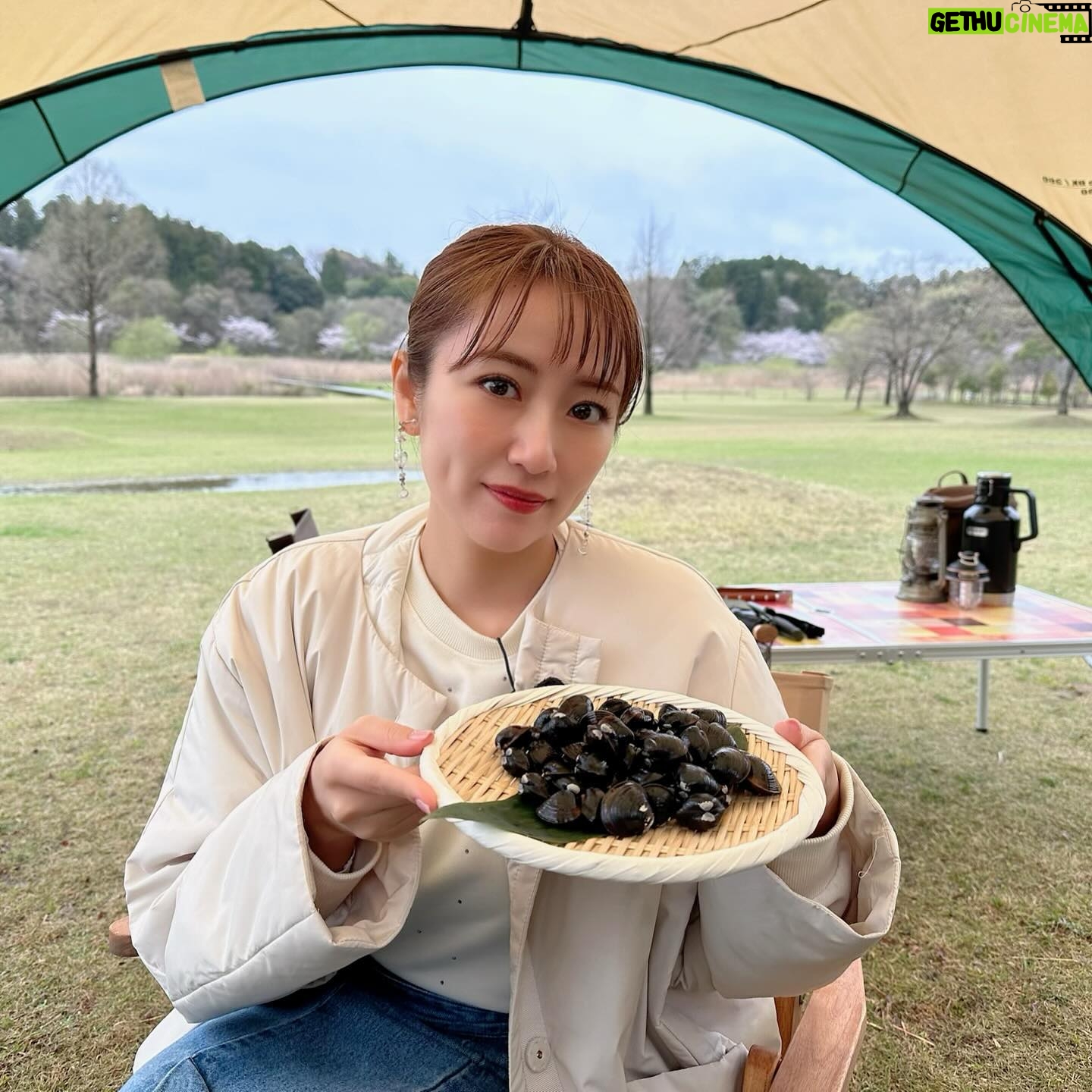 Minami Takahashi Instagram - テレビ朝日「じゅん散歩」内で放送されている茨城の新しい魅力をお届けする「いばらき推し」✨ 5月の放送分に出演させていただきました🥺✨ 日本酒文化長屋 磯蔵🍶 青木さんちの手作り餃子🥟 涸沼自然公園でキャンプ⛺️ 佐白山のとうふ屋😋 茨城のメロン🍈 どれも美味しく楽しかったです! ご協力いただいた皆さんありがとうございました😊✨ #いばらき推し #茨城県 #テレビ朝日 #tv 衣装👗 コート @lounie_jp トップス・スカート @cocodeal_official イヤリング @shirochocolate