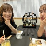 Minami Takahashi Instagram - 先日愛さんとアフタヌーンティーをしに @bemyflora_kitchen へ✨☕️ 愛さんのお仕事に対してのひたむきさと プライベートでのお茶目さどっちも大好き♡ ずっと喋ってずっと笑って本当に楽しい時間でした🥺！ 食べ終わってふらふらしたお散歩時間も楽しかった😂✨ 気になっていたアフタヌーンティーは 甘いのとしょっぱいののバランスが最高✨ どれも美味しかったし、グルテンフリーだから罪悪感ゼロ！また食べたいな🤤 次は愛さんと焼肉に行く予定✨ お肉会🥺✨楽しみ！ラブです♡ #江藤愛 さん #アフタヌーンティー #bemyflora #bemyflorakitchen