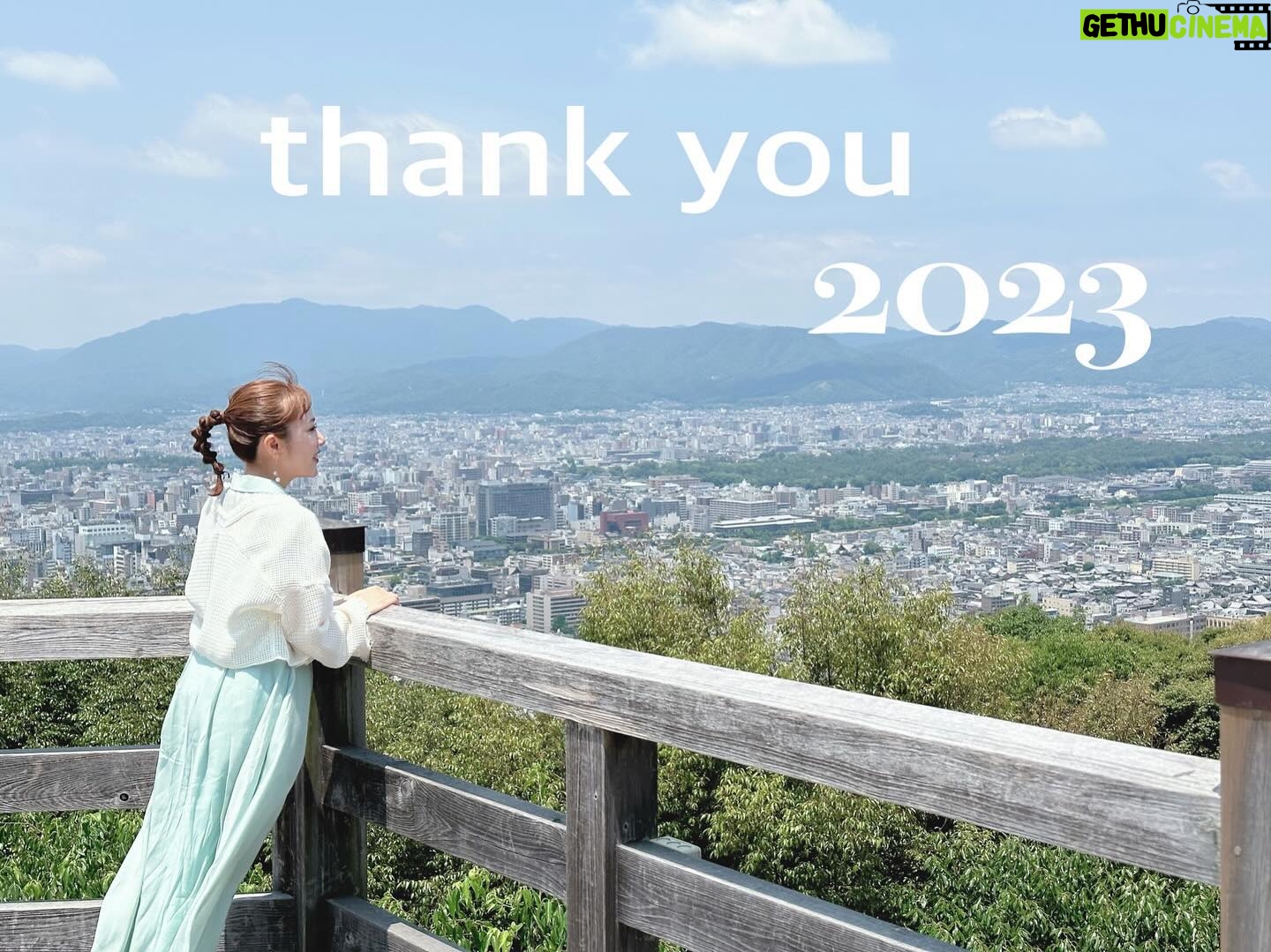 Minami Takahashi Instagram - あっという間の大晦日! 下半期が凄いあっという間に感じた2023年! 今年はノースリーブス15周年LIVEに向けて身体作りに励んだり、久しぶりにステージの上でパフォーマンスをして声援を受けてその楽しさと、コロナ禍がやっと明けたんだ!と感動しました🥺 お仕事もありがたいことに充実していて 本厄とは思えない笑😏良い1年になりました✨ 来年も気を抜かずに頑張ります! 2024年が皆さんにとってより良い1年になりますように✨ 良いお年をー!! #thankyou2023