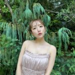 Minami Takahashi Instagram - 日焼けしたくないけど やっぱり良い天気の方が気持ちも上がりますね☀️ 早くお天気と気圧安定しないかなー！！ 去年の夏より痩せたから今年は薄着チャレンジ！ （もう少し腕痩せたい🤤 #私服 #onepiece @_estella.k_ #jacket @hyke_official #earring @stellarhollywood #bag @loewe