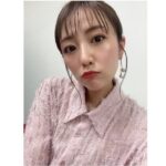 Minami Takahashi Instagram - 「文化放送第17回ラジオCMコンテスト」 凄い面々に混じってゲスト審査員として出演させていただきました🥹✨ TVCMとは違い、画が無いなか聞き手の想像力を掻き立てながらもキャッチーに！ 応募総数18131作品、最終審査に残った33作品を実際に青二プロの声優の皆様が演じてくださいました🥺！！本当に贅沢！！ そしてさすが最終審査に残った作品達！ どれも本当に素晴らしかったです✨😭 #文化放送 #ラジオcmコンテスト #文化放送第17回ラジオcmコンテスト #radio 衣装👗 ブラウス @cocodeal_official スカート @lilliancarat_official イヤリング @popy_k パンプス @dianashoespress