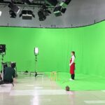 Minami Takahashi Instagram - TBS ジョブチューン 人気急上昇！大ヒット商品のヒミツぶっちゃけSP✨ 大阪王将 「羽根つき餃子」の“フタいらず”開発にむけた再現ドラマ 開発部員リーダーの平山さん役を担当させていただきました🥟✨ 番組初の試みということで全合成のクロマキー撮影😂！ ずっと1人で喋っていたので心細かったですが、顔もう少し右向きでー！とスタッフの皆さんと細やかな連携をとりながら撮影させていただきました✨ まさかのどりょむく大阪王将verもwww 楽しい経験をありがとうございました😊 #ジョブチューン #tbs #tv #大阪王将