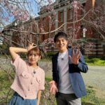 Minami Takahashi Instagram - 東海テレビ スイッチ！ 今週もありがとうございました🥺✨ 【あの有名人が愛した名店】✨ ありがたいことに好評らしく🤤 2回目のロケに鈴木くんと行ってきましたー！ 山田屋　かつカレー丼 餃子の香蘭園　焼餃子 御菓子司(つかさ) 福岡屋　いちご大福🍓 どれも最高に美味しかったです✨ ごちそうさまでした！ #スイッチ #東海テレビ #tv 衣装👗 トップス @lanvin_en_bleu_womens スカート @cocodeal_official イヤリング @anemone_official パンプス @dianashoespress ロケ衣装 カーディガン・ジャケット @cocodeal_official デニムパンツ @labelleetude_official イヤリング @f_glass_accessory