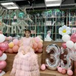 Minami Takahashi Instagram - ファンクラブCheeky eyes MINAMI TAKAHASHI Birthday Talk Event 2024✨✨ 2部はピンク衣装を🌸 会場の飾り付けはチームみなみ（マネージャー、スタイリストさん、メイクさん）が全力でやってくれました！ 凄すぎる😂🥹✨ 今年も沢山イベントやりたいなー！ 皆さんぜひ遊びにきてくださいね✨ 33歳も楽しみながら頑張ります🥺 みんなお祝いしてくれてありがとー✨✨ #みなみバースデー33 #ファンクラブイベント #cheekyeyes #バースデーイベント #fanicon 衣装👗 ワンピース @dreamsisterjane イヤリング @shirochocolate サンダル @dianashoespress
