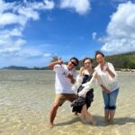 Minami Takahashi Instagram - BS12 「ハワイに恋して！」 4月〜6月シーズンゲストとして出演させていただいてます✨🌺 今回はドライブで行く映えスポット巡りー✨🚗 ハワイの映えスポットで写真を撮りまくりました😂✨ 本日5月5日18時から！ ぜひご覧ください✨🥺 #ハワイに恋して #ハワ恋 #BS12 #ハワイ 衣装👗 シャツ ＠elendeek トップス　スカート @amerivintage イヤリング @angel_kobo_