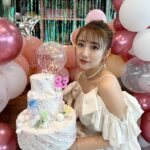 Minami Takahashi Instagram - ファンクラブCheeky eyes MINAMI TAKAHASHI Birthday Talk Event 2024✨✨ お越しくださった皆さんありがとうございました🌸🥺 今年初の対面イベント！ 久しぶりに皆さんにお会いできて嬉しかったです✨ ゆる企画にカオス企画に盛り沢山でお届けしました😂 楽しんでいただけていたら幸いです！ 1部は白衣装でしたー✨🤗 #みなみバースデー33 #ファンクラブイベント #cheekyeyes #バースデーイベント 衣装👗 ワンピース @honeymihoney_official チョーカー　ブレスレット @niita_official イヤリング @ohrorajewelry サンダル @dianashoespress