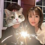 Minami Takahashi Instagram - 5月1日5回目の結婚記念日✨ 日々楽しく穏やかに過ごせていることに本当に感謝です☺️ #結婚記念日 #結婚5周年 この日は @honeymihoney_official のお洋服とイヤリングを🎀✨