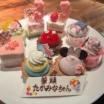 Minami Takahashi Instagram - 先日盛大に誕生日会をしてもらったのに 夫から「後夜祭もあります！」と言われ、昨日お店に行ったらクロちゃん三銃士➕夫の会合でしたww 春のおじ祭り🌸😂 最高楽しかった！！皆んなありがとー✨✨ 沢山食べて飲んだお誕生日週間🎂 そろそろ普通の食生活に戻さねば！！ #birthday #birthdayparty #誕生日 #33 #クロちゃん三銃士 #thankyou