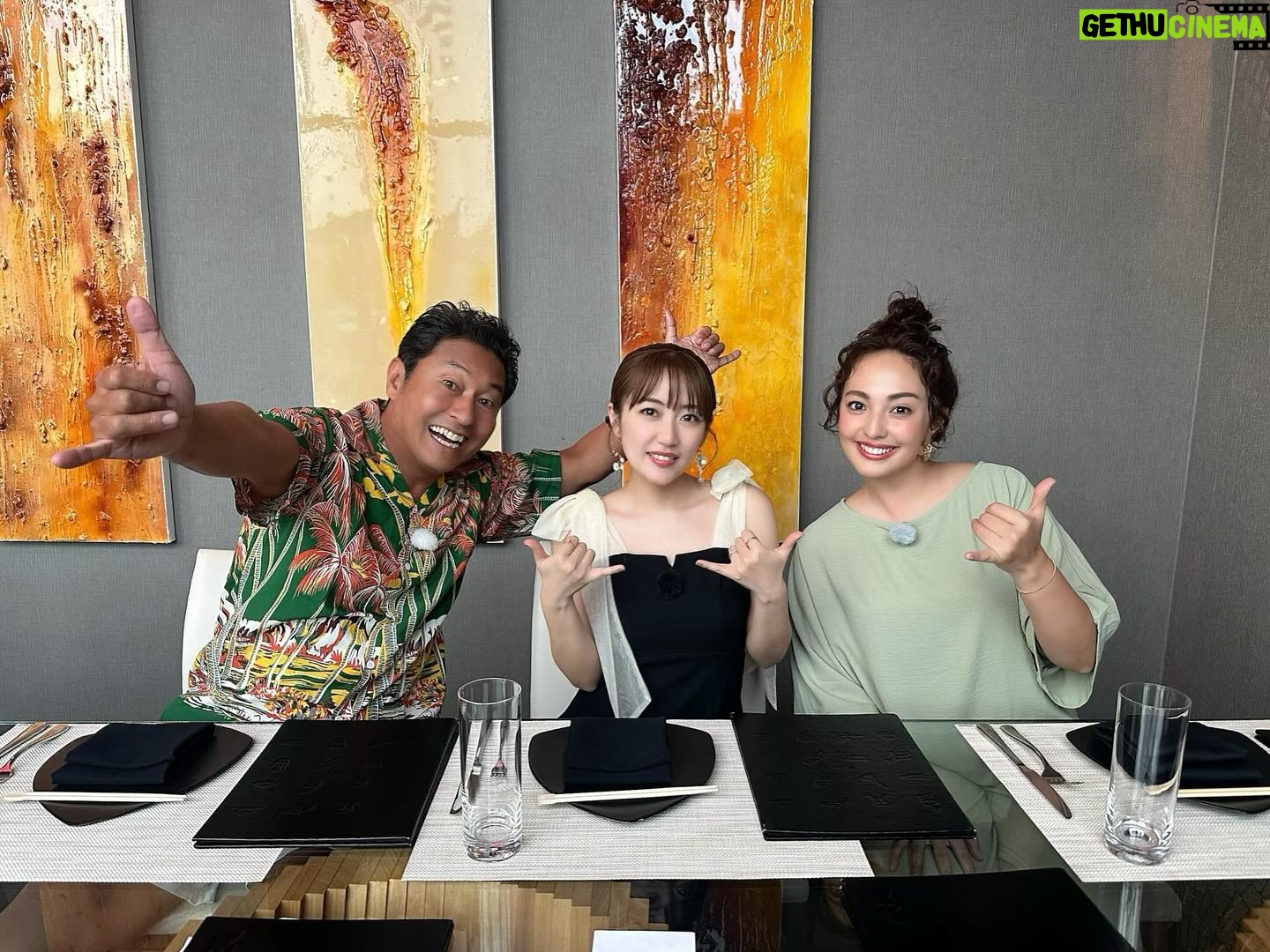 Minami Takahashi Instagram - BS12「ハワイに恋して!」 4月〜6月シーズンゲストとして出演させていただいています✨ お仕事でハワイに行けるなんて最高すぎるー! しかも本当にこれお仕事ですか!?ってくらい楽しませてもらいました🥺✨ 4月7日の放送では「絶品ステーキ食い倒れツアー」と題して大好きなお肉をひたすら食べさせてもらいました🤤✨ どこもおいしすぎたー! TVerで期間限定見逃し配信中ですので、ぜひチェックしてくださいね🌺✨ #ハワイに恋して #ハワ恋 #BS12 #ハワイ 衣装👗 ワンピース @ecrel_official イヤリング @angel_kobo_