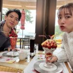 Minami Takahashi Instagram - カンテレ「土曜はナニする！？」 日帰りぷらっとりっぷ 右近くんと出演させていただきました✨ 数年前に番組で共演した時に、絶対仲良くなれそうだなーと思っていたので今回ご一緒させていただけて本当に嬉しかった🤗✨ 南伊豆は魅力的な場所が沢山で最高だったんですが、私の晴れ女パワーをもってしても勝てぬ右近くんの雨、、いや嵐男パワー！笑 雨風吹き荒れる中🌀謎の一体感が生まれたりそれはそれで面白くて楽しい時間でした😂 #土曜はナニする #日帰りぷらっとりっぷ #南伊豆 #カンテレ #tv 衣装👗 コート @casa_fline ニット @jillstuart.jp スカート @coel.official イヤリング @nenejewelry リング @seasukii_jp @cn_online114
