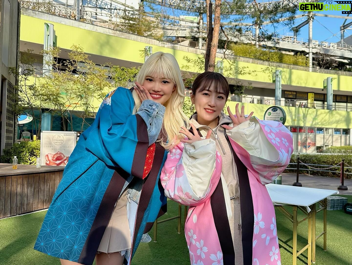 Minami Takahashi Instagram - テレビ東京 「最強大食い王決定戦2024」✨ MC務めさせていただきました☺️ 日本&世界の歴戦の大食いファイターが参戦! 予想できない展開の数々にとても興奮しました🥺!! 前回大会で悔しい思いをされた選手が今大会に向けてレベルアップしていたり、戦いながら強くなる選手、女王の意地、二連覇をかける王者。立ち塞がる海外の壁!! 本気で戦う人達のかっこよさたるや!! 素晴らしい戦いを選手の皆さんありがとうございました✨✨😭 そしてご協力いただきましたお店の皆さん、声援を送ってくださった皆さんありがとうございました🥹! 2枚目の写真はゲストのゆめぽてちゃんと♡ #大食い王決定戦2024 #大食い王 #テレビ東京 #tv 衣装👗 1日目 トップス・スカート @maisonspecial_women イヤリング @haku_fleur 2日目 ニット @doublestandard_official スカート @stola.jp 3日目 ピンクニット・スカート @lounie_jp シアートップス @cocodeal_official イヤリング @angel_kobo_