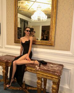 Mine Kılıç Instagram - n i c e s e n e l e r @marieclairetr 🥂