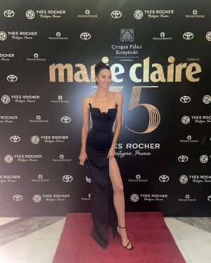 Mine Kılıç Instagram - n i c e  s e n e l e r  @marieclairetr 🥂
