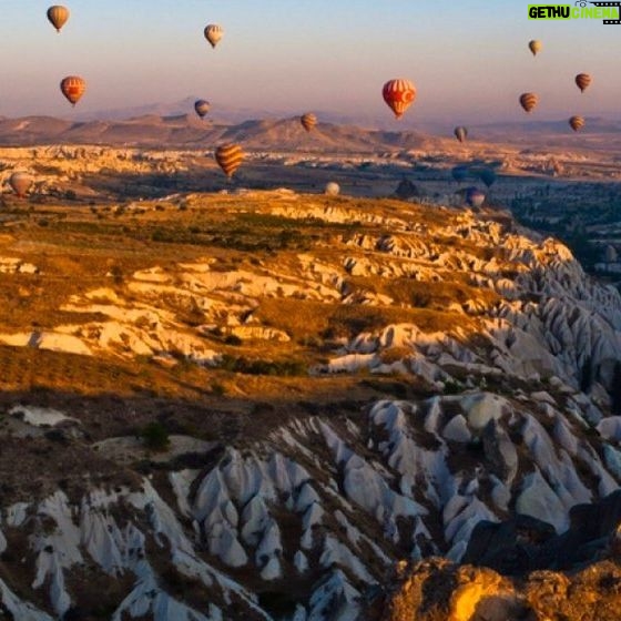 Mine Kılıç - 2.4K Likes - volkanik patlama, kül, rüzgar ve su.. sonrası insan eli, emeği,umudu. uzaylılar da pek mümkün🌋🛸