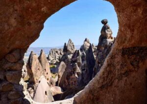 Mine Kılıç Instagram - volkanik patlama, kül, rüzgar ve su.. sonrası insan eli, emeği,umudu. uzaylılar da pek mümkün🌋🛸