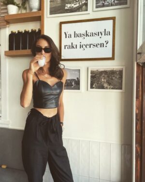 Mine Kılıç Instagram - 🥀