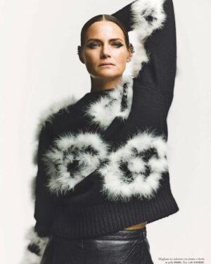 Mini Anden Instagram - It’s out! @iodonna_it Part 1 #fashionissue #wheninmilan Thank you team! 🖤@dmanagementgroup @photographerpetergehrke  @gasseroman @andrealemme___ @ulrikelang