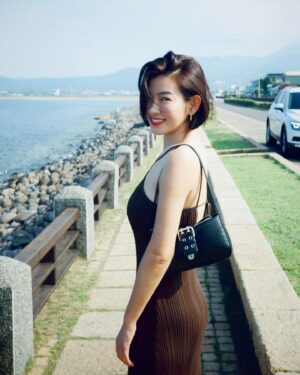 Mini Chao Instagram - 好想看海～🌊🌊🌊

上次有人跟我聊～
覺得我變漂亮了～💎

我覺得女人的價值要靠自己創造
首先 #你要懂得愛自己 
  #千萬不要活在別人的嘴👄

認同的請 1