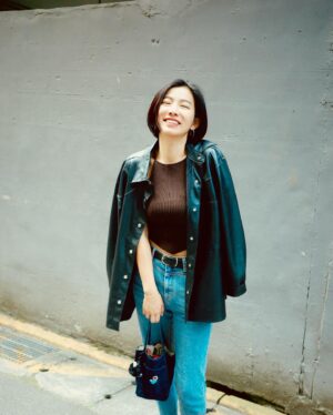 Mini Chao Instagram - 最近嚴禁穿細肩帶～太辣🤣

#喜歡美美的照片
#喜歡愛笑的眼睛