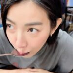 Mini Chao Instagram - 這是誰家的小可愛？ 請勿餵食 #喜歡這段影片 #甜甜的 #雨中的美食