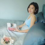 Mini Chao Instagram – 平常我喜歡在床上慵懶地看書，放空心情💛
床這件事情對我來說非常的重要❗️除了要有好的床墊之外，床單的材質也很重要，我跟寢具接觸的時間也特別長，在體驗許多材質之後，才發現天絲能讓我享受裸睡的自由感，就像是親近大自然一般，無拘無束，可以完全放鬆~

黑寶和錢錢也是超懂享受超級喜歡的💕天絲材質是我第一個選擇～接觸皮膚的輕滑感沒有任何的厚重，很適合生活壓力大或者是不容易睡眠、想要徹底放鬆的朋友們來感受🥰🥰🥰

最近換上了「安庭家居」的60支天絲100%萊賽爾纖維寢具，有多好睡呢？
天絲萊賽爾纖維具有卓越的濕氣調節能力，讓每一次的睡眠都舒適乾爽，而且天絲最吸引人的特點是細膩柔滑，如果你想感受超越擁抱的親膚感，真的推薦來體驗天絲帶來的裸睡感✨

更令人驚喜的是，安庭家居以素色寢具為主軸，提供豐富的顏色選擇🎨
床包、被套、枕套等都能分開挑選，簡單來說，有上萬種色彩組合可以自由搭配，
每種顏色均對應一個Pantone色號，使臥室裝潢搭配更為輕鬆方便🫶
60支天絲更是擁有市面上最多的51種顏色，
其中包括經典色系、超人氣奶茶色系、莫蘭迪色系等。
不擅長搭配也沒關係，官網超貼心的推出了搭配建議和雙色配，也提供「 線上床寢配色師 」諮詢服務~
另外大家很在意的，畢竟是每天貼身接觸的生活用品~~~安庭家居天絲產品皆有奧地利蘭精公司的雙向聯名吊卡及通過SGS認證，睡起來更安心~

如果你喜歡睡眠儀式感，想找尋更好的睡眠，「AnD HOUSE 安庭家居」會是你的最佳選擇💗
睡眠是每天都要面對的狀態與問題，為了讓每個朋友都能迅速享受到優質睡眠💤
他們提供快速出貨，也能用宅配跟超取收貨📦
是不是超級棒的阿😍👍

現在到 『 素色寢具第一品牌 AnD HOUSE 安庭家居 』，搭配自己喜歡的床包配色吧~
https://andbed.tw/素色寢具自由搭配

💌官網限定米可白粉絲專屬信息：
•  3/13~3/27好朋友抽獎囉🎁
在此貼文下@一位好友並留言你喜歡的顏色，就有機會獲得以下獎項
60支天絲自由搭配寢具共1組
40支天絲四季薄被共10入

•  3/13~3/20特別滿額禮💝
限定時間內滿499元並輸入折扣碼【米可白好朋友】
送200織純棉衛生紙掛袋1入(數量有限，送完即止)