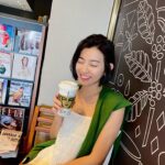 Mini Chao Instagram - 這2個月戲劇的部分突然空班好久，本來有點慌～換個念頭想 也許是老天想讓我放鬆充實自己⋯ 安排了家庭旅遊，還上了好多節目 出了好多外景⋯接一些業配跟代言 看了好多部舞台劇🩵🤍🩵 生活變得更加充實，慢慢覺得只要是有實力的人，不管在什麼領域 你都能發光發亮⋯🩵🤍🩵 好久沒上綜藝節目 謝謝觀眾朋友的喜愛，也謝謝製作單位給予的機會。人生很簡單 為在乎你的人努力⋯🤭🤭🤭 #圖文 閉上眼睛 遠離外面的紛擾 從心出發
