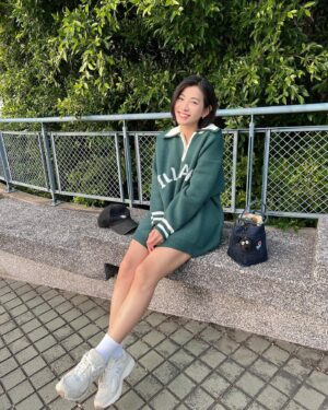 Mini Chao Instagram - 這個世界好可怕～❤️
良善的人都會被欺負，我選擇保有那顆溫暖的心

#學著笑笑看待一切
#這個攝影師很有愛