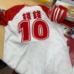 Mini Chao Instagram - 感謝錢錢～讓媽媽有機會去當賽事嘉賓～當嘉賓還能造成Ptt 討論 謝謝大家的喜愛🤭 #感恩大家的喜歡與支持 #錢錢的媽媽來了 繼續努力 ～最近好忙喔！喜歡忙碌的生活 ～～～～～～～～～～～～～ #撥撥Poli親子毛孩日 5/19 賽事嘉賓 長期關懷流浪貓狗的藝人-米可白，將蒞臨天母棒球場，於5/19的撥撥Poli親子毛孩日，擔任開球打者，替比賽開出精彩好球！ 米可白當天會到應援舞台體驗我龍熱血的應援氛圍，也將在空檔上到龍TV與觀眾互動，還親自準備了小禮物要送給各位頻道會員們～請龍迷們千萬別錯過囉 搶先購票連結• https://tix.wdragons.com/啦啦隊小龍女班表 https://pse.is/5sw8bq @wdragons_baseball