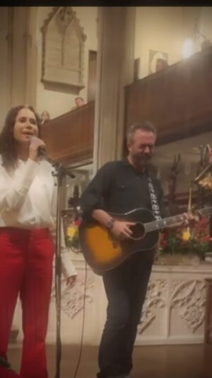 Minnie Driver Instagram - Epic echoes of school nativity videoing…. Thanks @melmouse   @marthaward  Thanks Matthew and The Reverend J Mitchell for the song. Thanks to a full church   heart at the end of a beautiful concert supporting the wonder that is @charliewalleruk All love ❌⭕️
