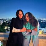 Minnie Driver Instagram - #christmas eve with a selection of beloveds. What a blinking JOY…And wearing what has now become known as my 💘💫dopamine coat 💘💫 @miramikati @iknowbrianawitan @rockyallegra @melissasmithiam @jesvnew @allyvalenti * Bill my Hen 💫🎄💫