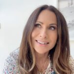 Minnie Driver Instagram - Ahoy! I’m going to read from my book, #managingexpectations , this Saturday, June 17th at 6pm GMT / 10am PST / 1pm EST on #instagramlive . The #paperback edition of my book is out June 22nd 💘 #minniedriver #book #booksofinstagram