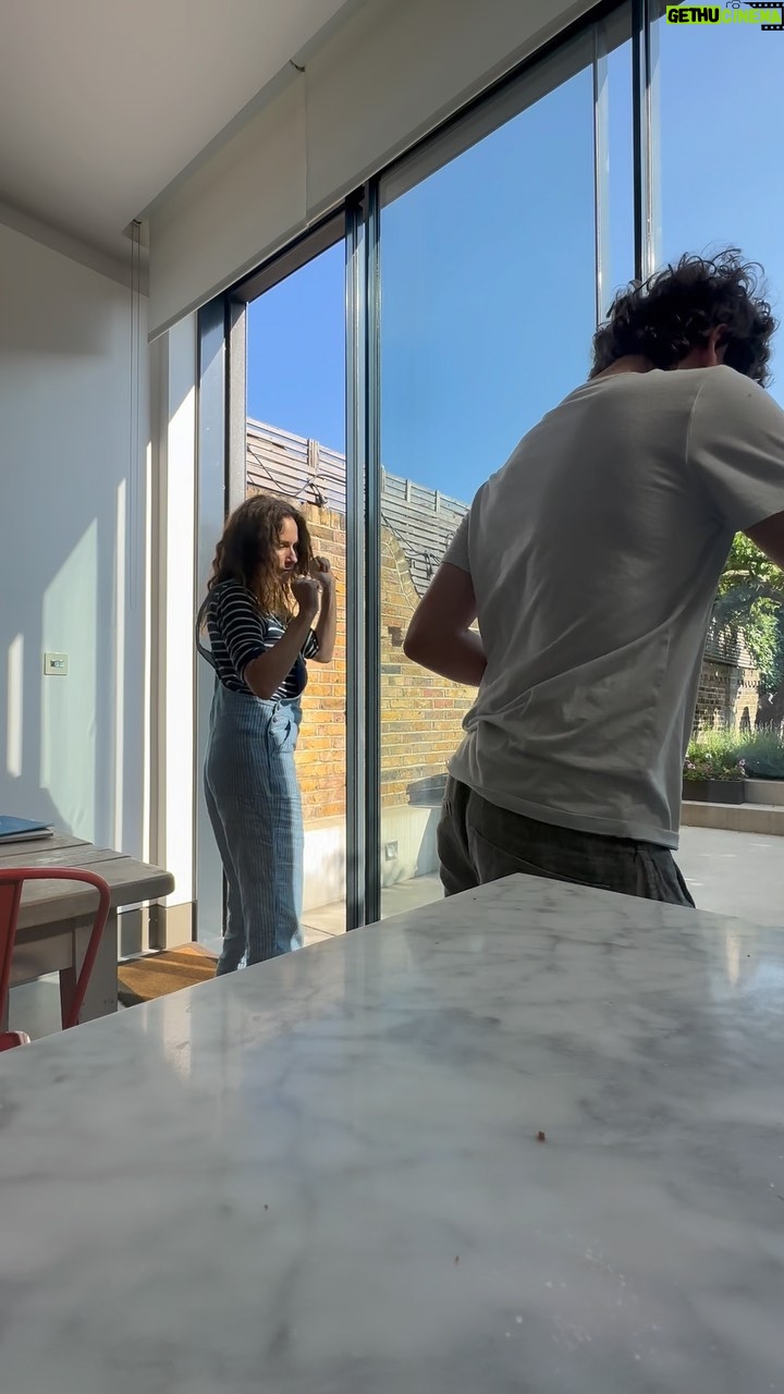 Minnie Driver Instagram - Quite a serious dance. #thursday