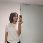 Minori Inudo Instagram - 子どもいるとなかなか白きれない、笑 着る時はかけだよね😂