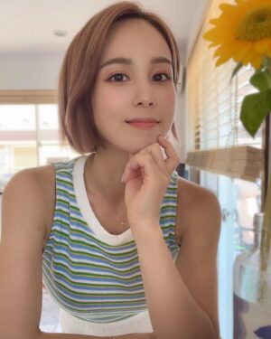Minori Inudo Instagram - 夏ですねぇ☀️
みんなは夏休みはどこかいくのかな？🍉

#夏