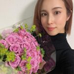 Minori Inudo Instagram - 30本の薔薇🌹 ありがとうございます🌿 #薔薇 #30歳